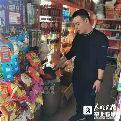 盤龍區龍泉街道各網格開展散裝白酒專項整治
